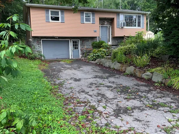 43 Holmes Ave, Apalachin, NY 13732