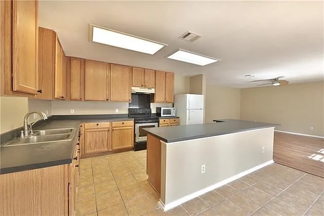 505 Catumet Dr — Photo 7