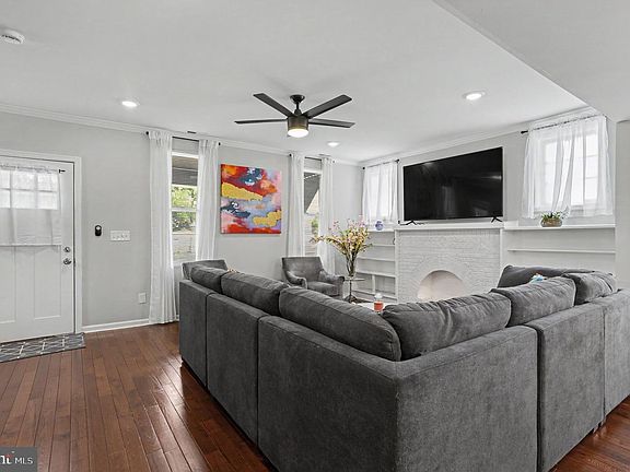 4th image of 3818 Fernhill Ave