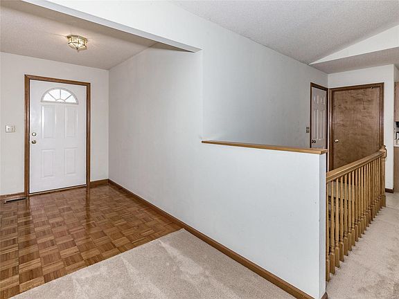 4th image of 7404 Stonebridge Dr