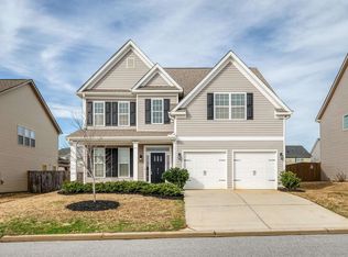 672 Highgarden Ln, Boiling Springs, SC 29316