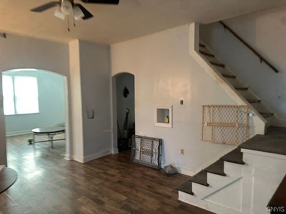 5th image of 414 W 1st St S