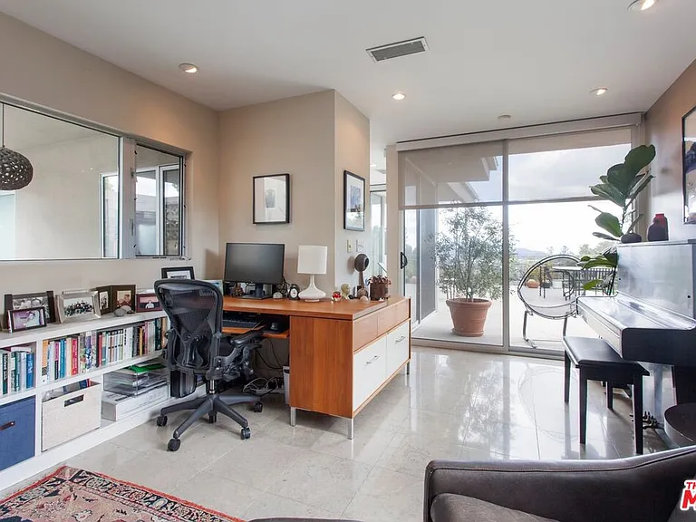 2154 Ridgemont Dr — Photo 16