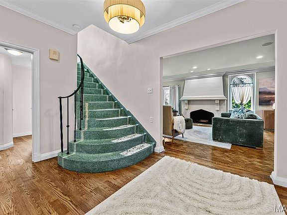 4th image of 516 Warder Ave