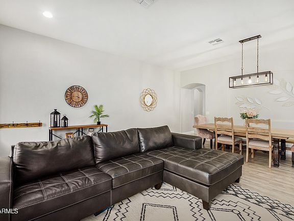 3rd image of 2423 W Crimson Terrace