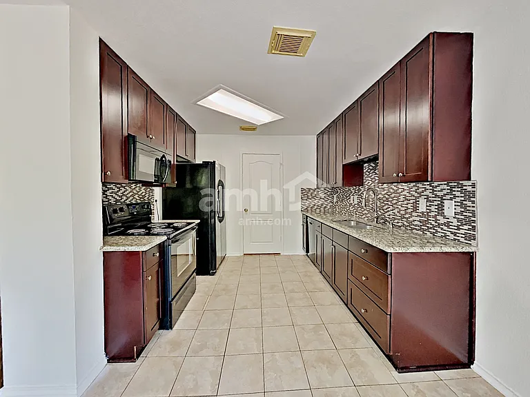 11422 Victory Cavern — Photo 3