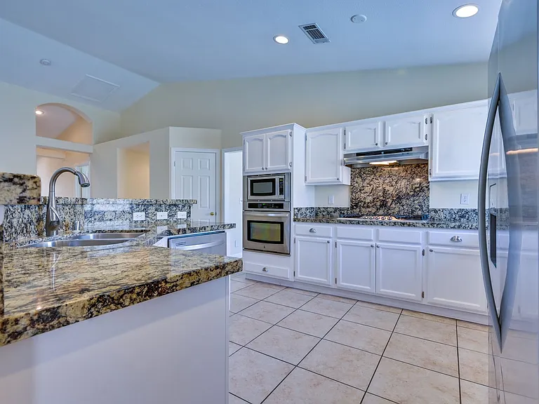 968 E Robindale Rd — Photo 28