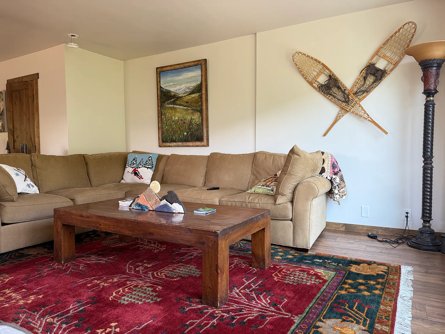 3 bed, 3.5 bath, 2045 sqft, $6,550 — Photo 3