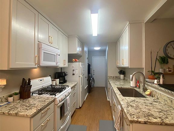 4th image of 12306 Deer Falls Dr #B