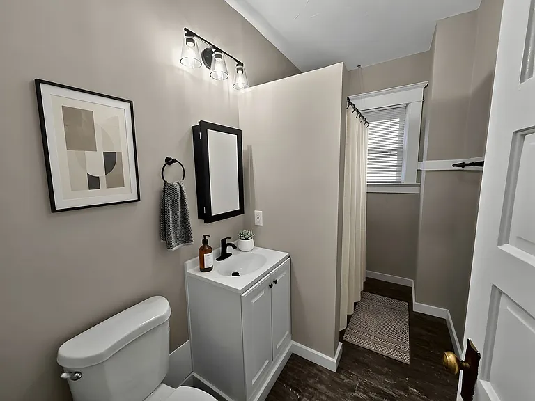 Hillcrest Manor — Photo 16