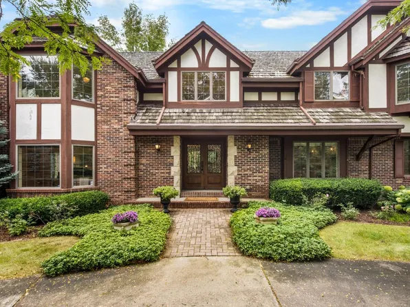 3510 W River COURT, Mequon, WI 53092