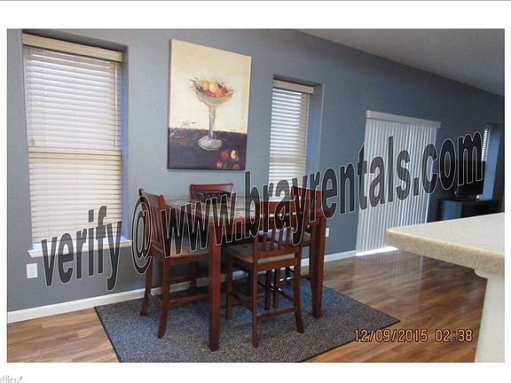 1210 Walnut Ave. #3 dinette area