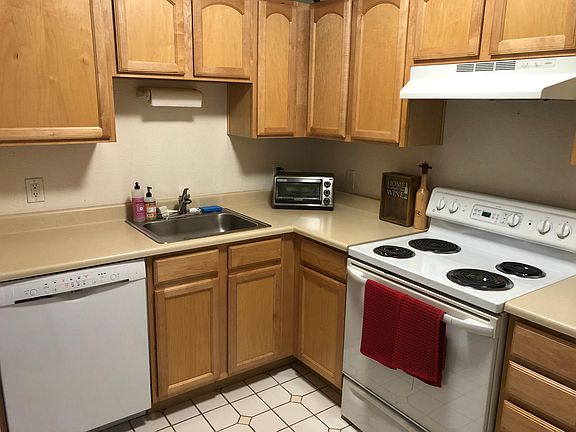 5th image of 1130 Pennsylvania St APT 304
