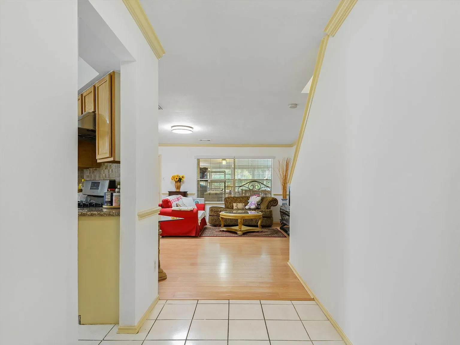 6 bed, 2.5 bath, 2484 sqft, $2,195 — Photo 4