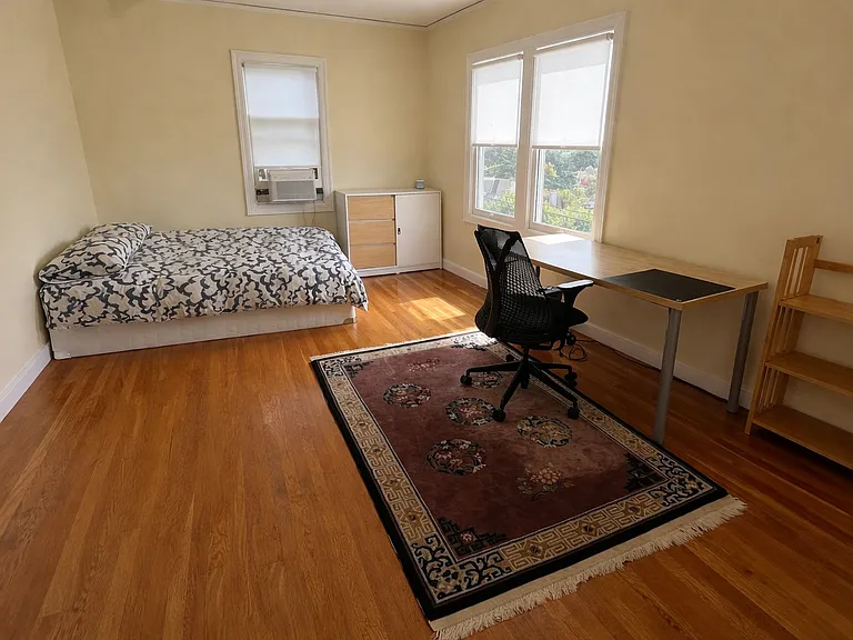 631 Vincente Ave — Photo 4