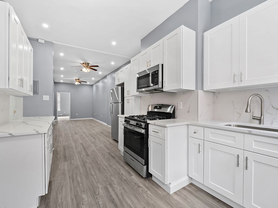 1st image of 323 Grand St APT 3