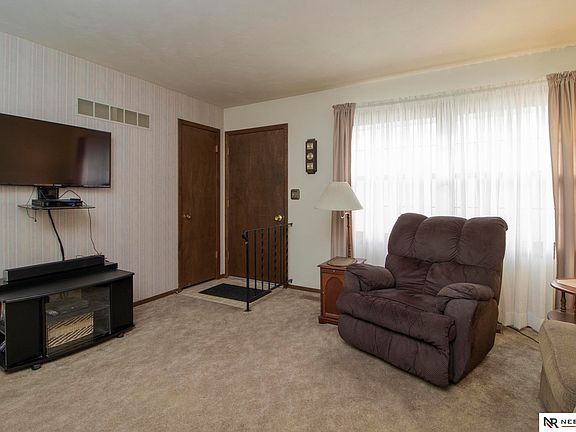 3rd image of 7130 Walker Ave