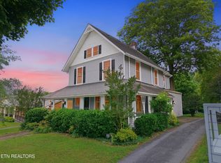 561 Margrave Dr, Harriman, TN 37748