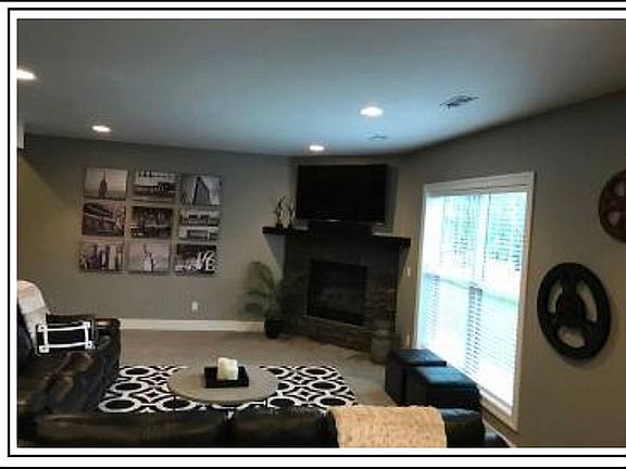 4th image of 3319 Hershiser Ct