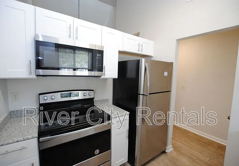 2443 N Seabury Pl — Photo 3