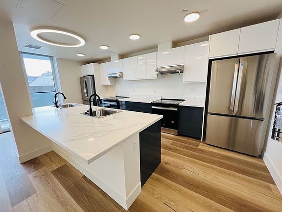 3rd image of 2435 San Pablo Ave #410