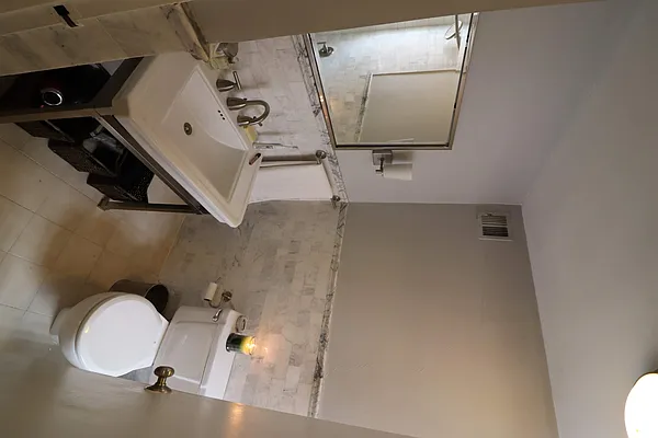 Rented by Highline Residential | media 28