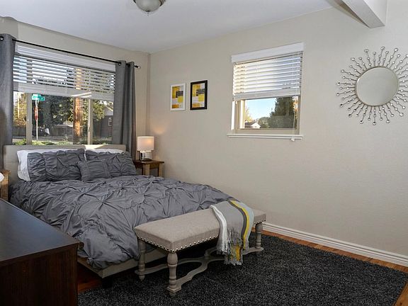 5th image of 2901 Grape St