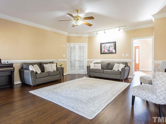 5th image of 106 Berwick Pl