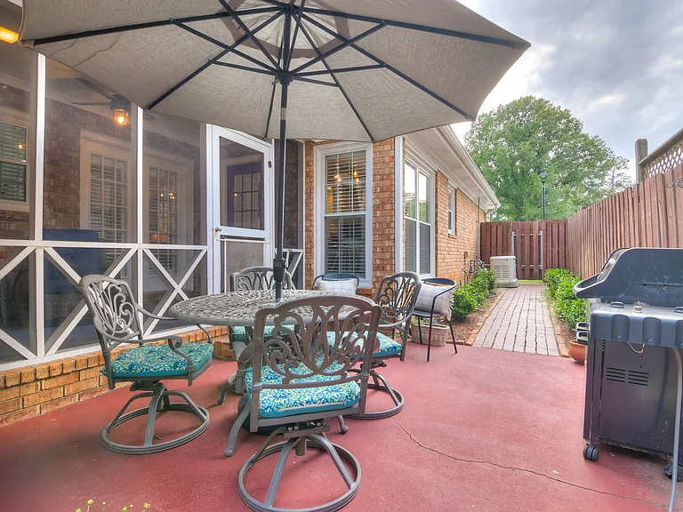 2504 Pinebluff Ct — Photo 28
