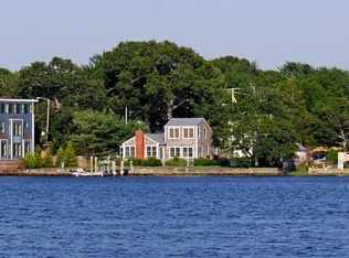3 Riverview Dr, Barrington, RI 02806