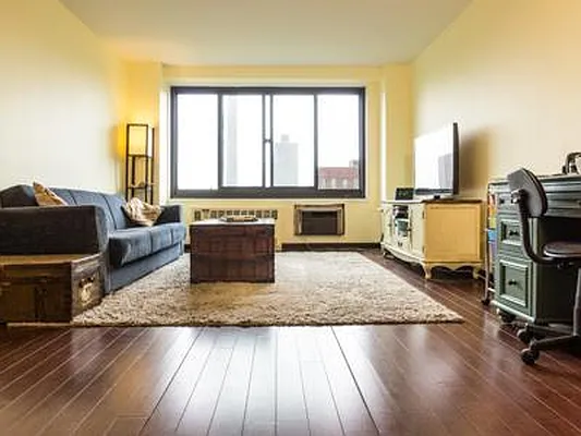 Sold by R New York | media 1