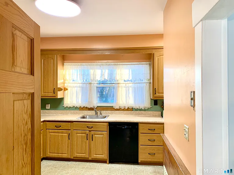 52 Goffe Ter — Photo 5