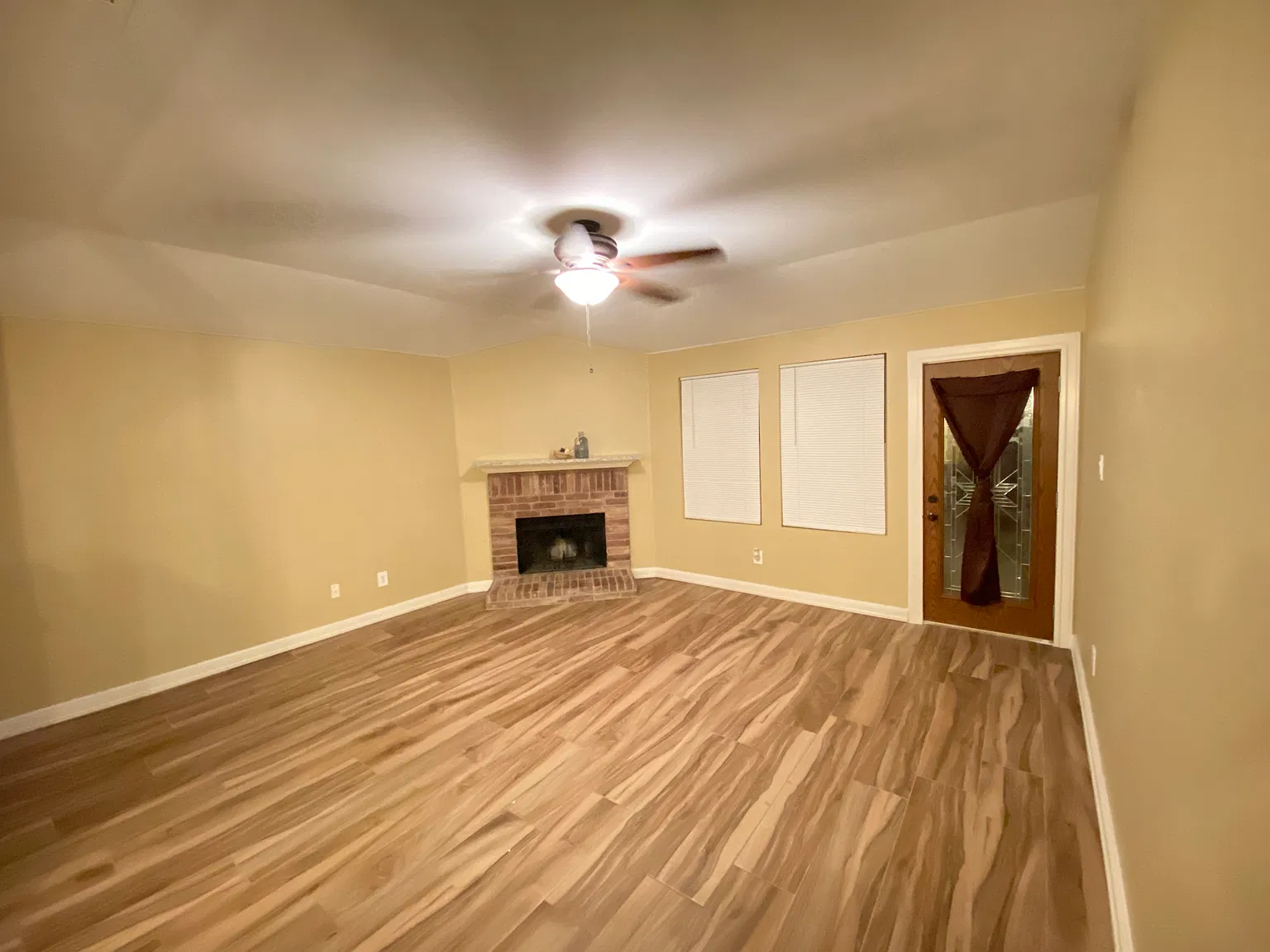 4 bed, 2002 sqft, $2,400 — Photo 3