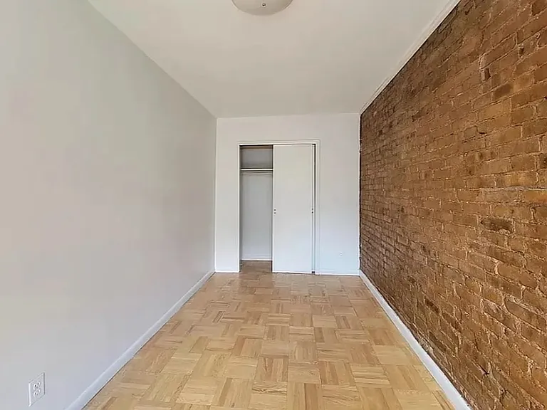 347 W 29th St #12 — Photo 7