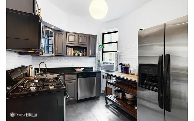 Sold by Douglas Elliman | media 12