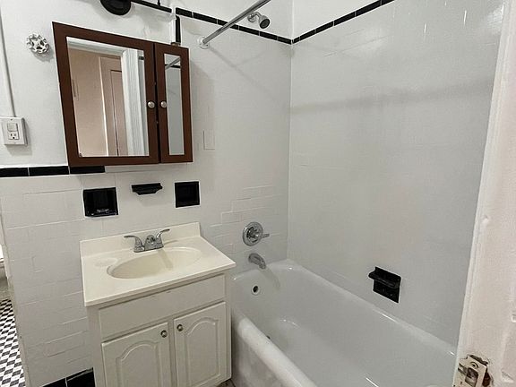 3rd image of 62-98 Saunders St #6C