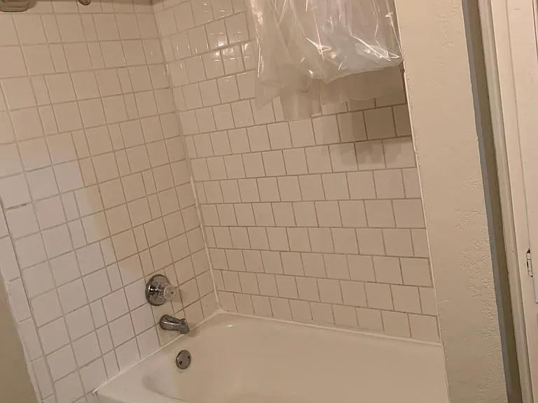 719 Windcrest Dr — Photo 11