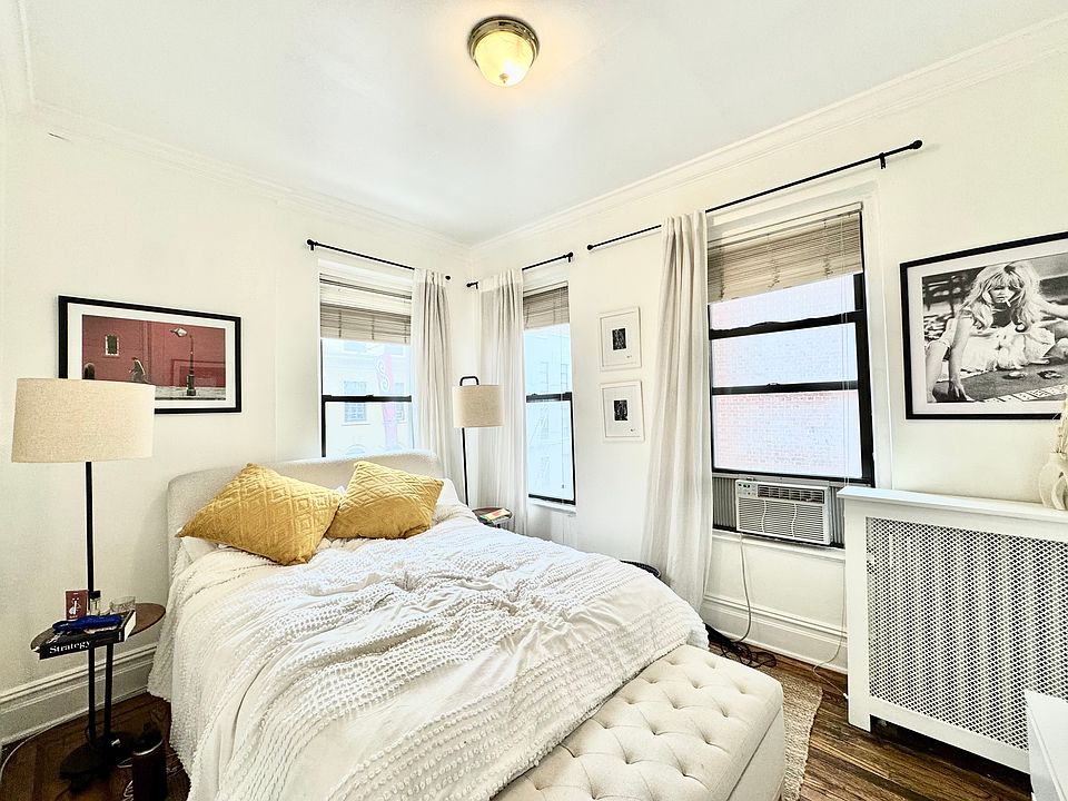 2nd image of 135 E 63rd St APT 4W
