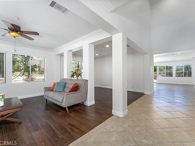 540 Boxcar Ln — Photo 3