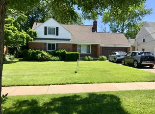 2383 S Green Rd, Beachwood, OH 44122