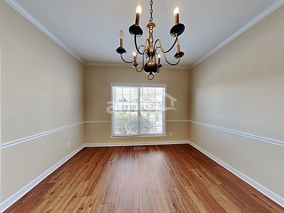 5th image of 1143 Summerville Cir
