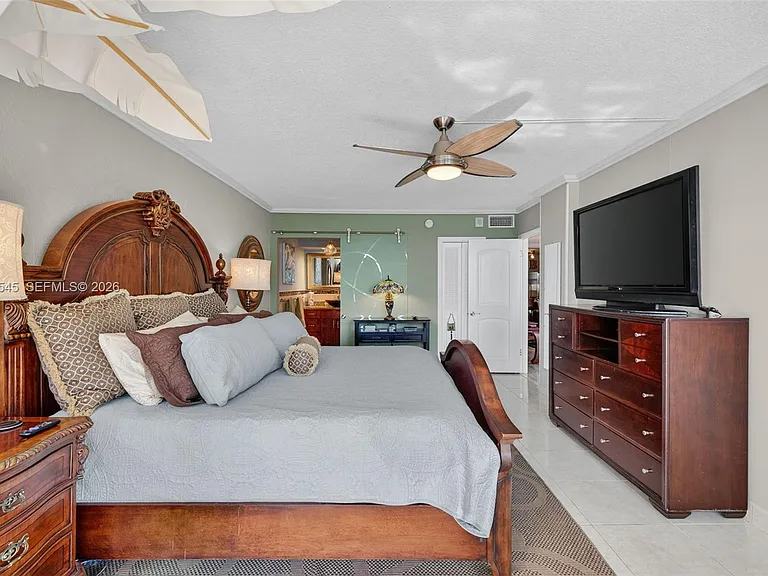 121 Golden Isles Dr #205 — Photo 43