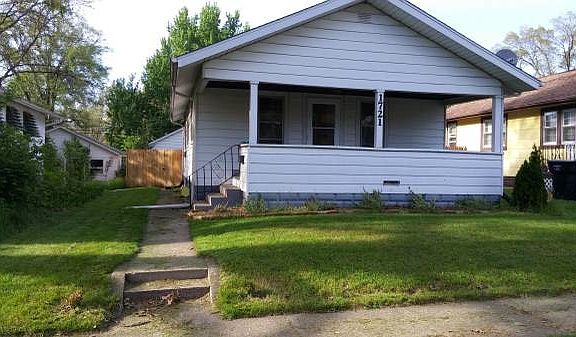 3rd image of 1721 E Donald St