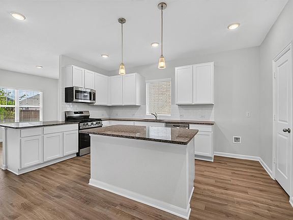 3rd image of 1421 Marcella Ln