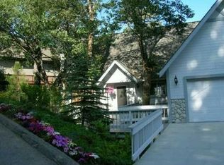 26326 Walnut Hills Dr, Lake Arrowhead, CA 92352