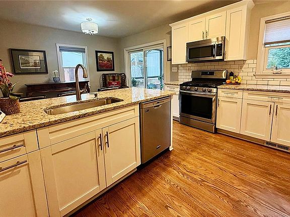 5th image of 1108 Walker Dr