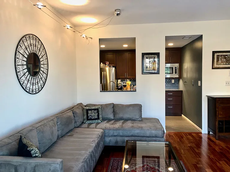 2647 Connecticut Ave NW #301 — Photo 2