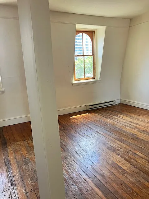 2 bed, 1000 sqft, $1,650 — Photo 2