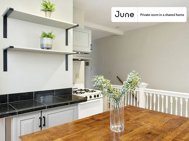 132 Chiswick Rd #2D — Photo 4