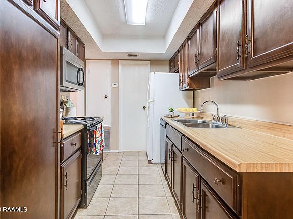 3rd image of 101 Wilbourn Blvd APT 809